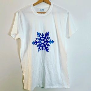 5 for $25 Snowflake White T-shirt Sz M